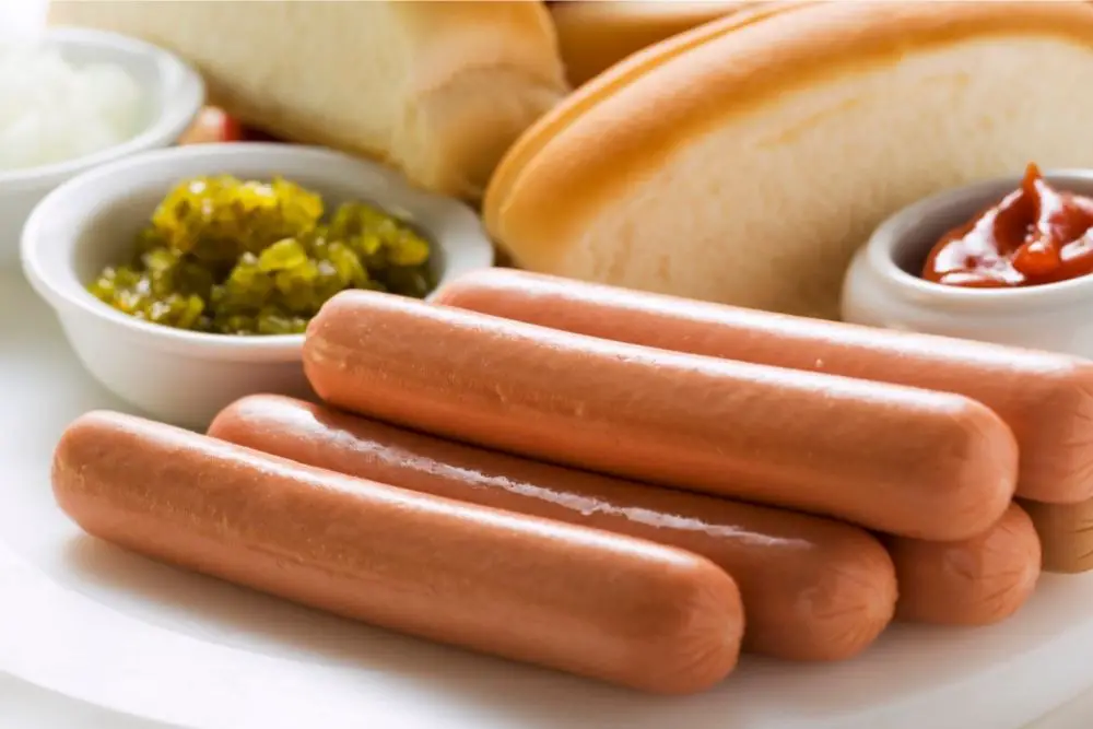 can-dogs-eat-sausages-raw