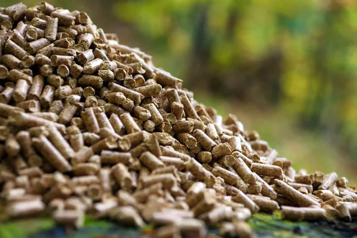 how-to-use-wood-pellets-in-a-charcoal-grill