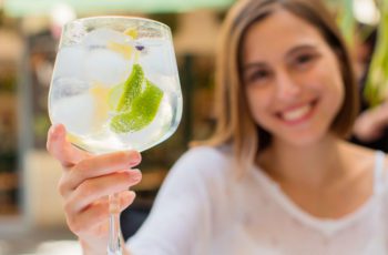 What Does Gin Taste Like? (Quick Facts)