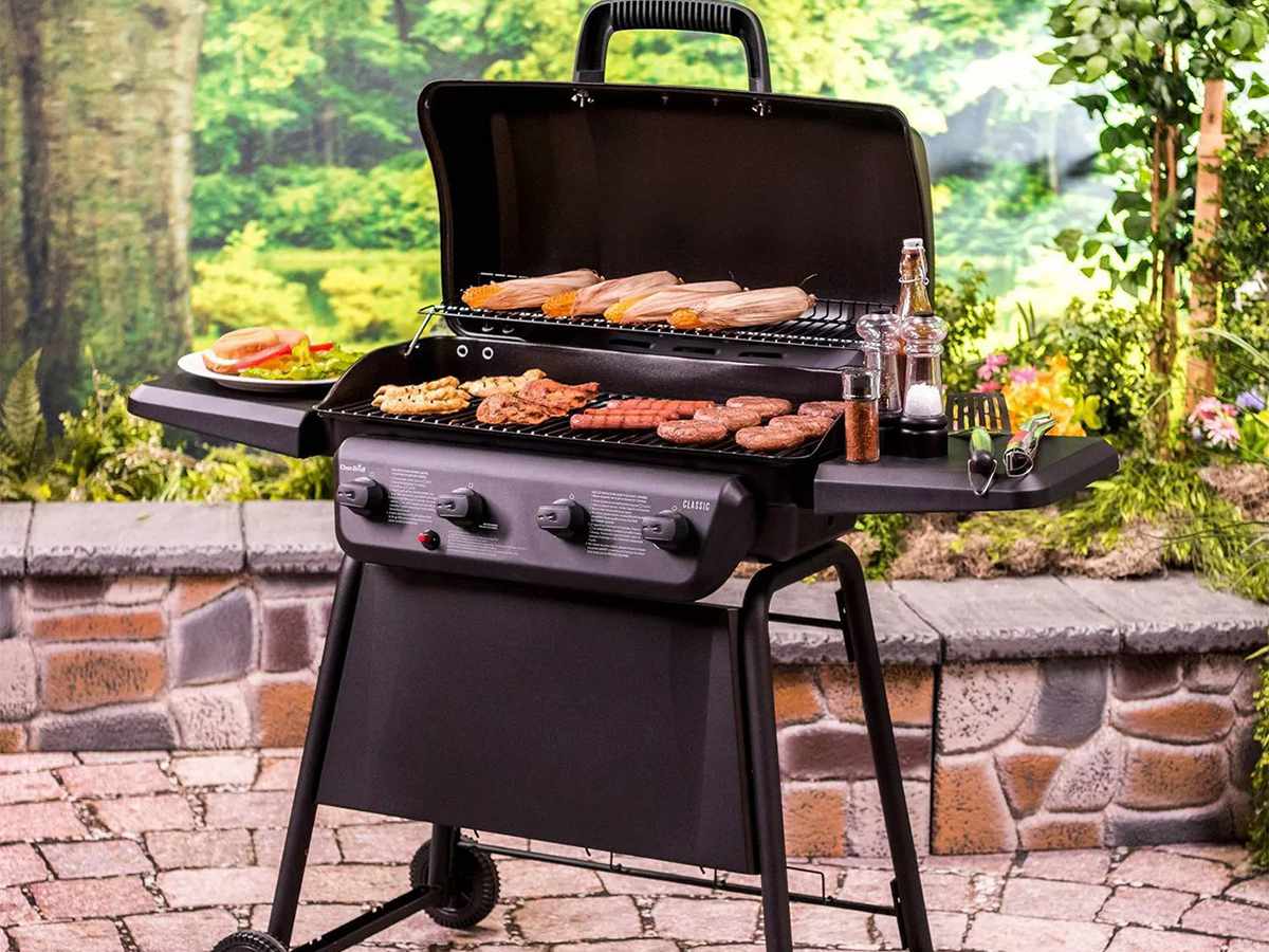9 Best Gas Grills Under $500 (Reviews & Buying Guide 2022)
