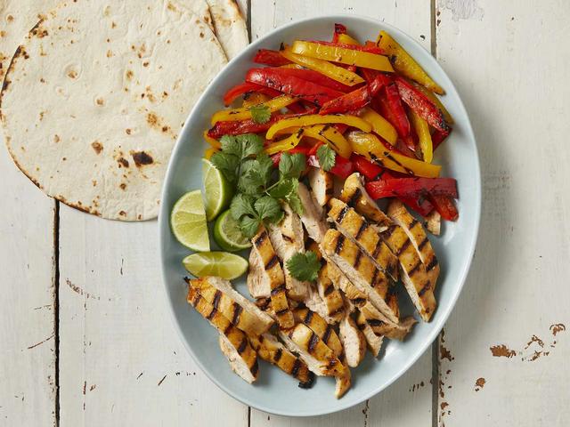 GRILLED CHICKEN FAJITAS GRILLED CHICKEN FAJITAS
