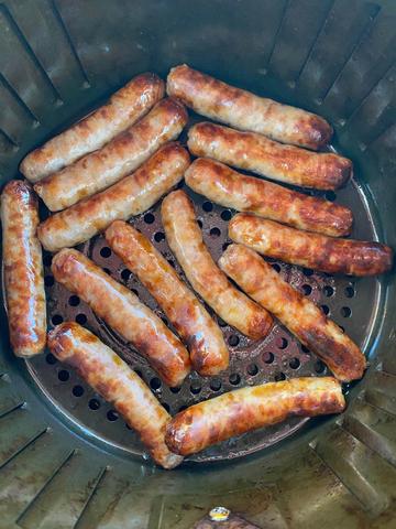 AIR FRYER SAUSAGE LINKS FOR BREAKFAST AIR FRYER SAUSAGE LINKS FOR BREAKFAST
