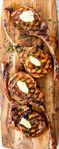Grilling Tomahawk Pork Chops Grilling Tomahawk Pork Chops