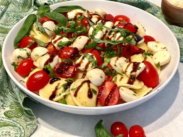 How to Make Ravioli With Caprese Salad How to Make Ravioli With Caprese Salad