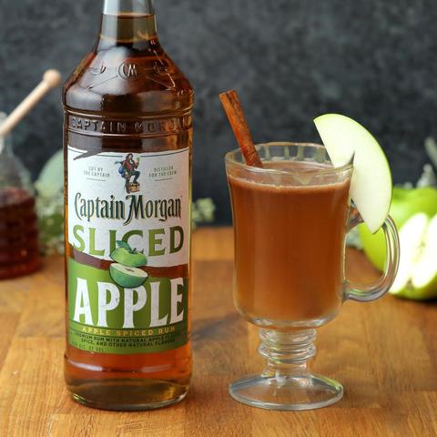 Caramel Apple & Spiced Rum Cocktail Caramel Apple & Spiced Rum Cocktail