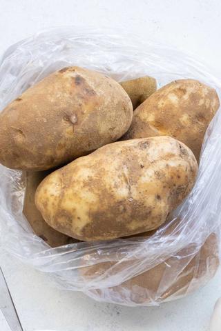 Average Potatoes in a Pound by Type Average Potatoes in a Pound by Type