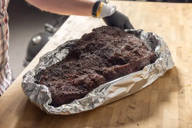 Brisket online on weber