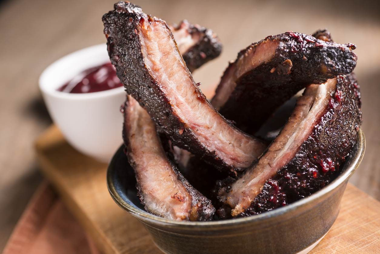 Some heath riles style pork ribs for lunch!! : r/smoking