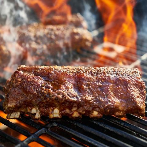 What Do Pitmasters Use to Smoke Ribs? What Do Pitmasters Use to Smoke Ribs?
