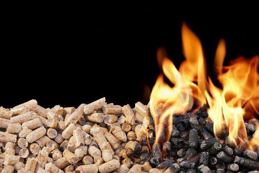 What Medium of Wood is Typically Used on a Charcoal Grill? What Medium of Wood is Typically Used on a Charcoal Grill?